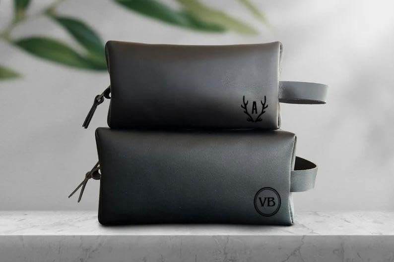 41Tl2S2g9aL.jpg Personalized Leather Toiletry Bag - Image 4