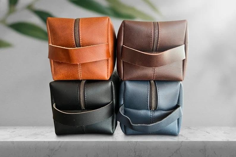 51ffu2sE6sL.jpg Personalized Leather Toiletry Bag - Image 6