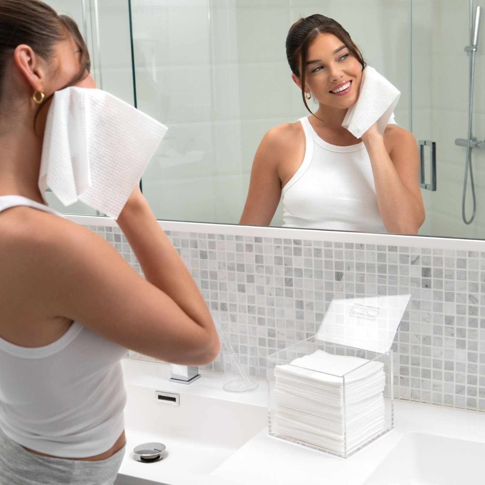 71Q0FdQHmHL.jpg Transparent Acrylic Towel Container - Image 6